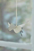 Duif met twijg om op te hangen