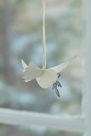 Duif met twijg om op te hangen