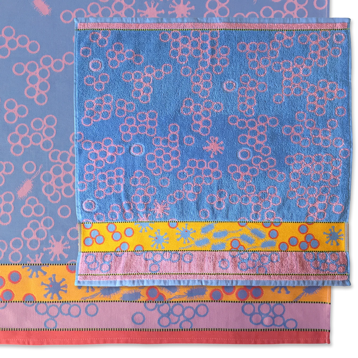Mariette Wolbert Handdoek en theedoekset "Bella Salmonella" roze